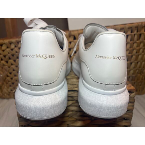 Alexander McQueen Men’s Oversized Sneaker - EU 43 / US 10 - Picture 3 of 8